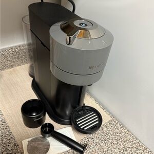 Nespresso Vertuo Next Bundle